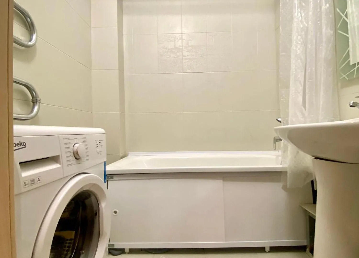 Apartment 3Х Комнатная На Валиханова Almaty